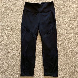 Avia capri length sheer panel black leggings size small